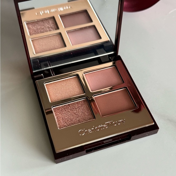 Charlotte Tilbury Pillow Talk Luxury Palette Eye Shadows - Picture 7 of 7
